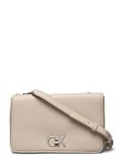 Re-Lock Double Gusett Xbody Beige Calvin Klein