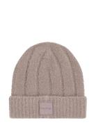 Modern Patch Chunky Beanie Beige Calvin Klein