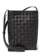 Rut Black Saddler