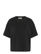 Hellemw Emb Boxy Tee Black My Essential Wardrobe