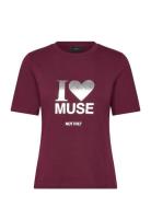 Cmmuse-Tee Burgundy Copenhagen Muse