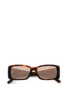 Ella Firkantede Solbriller Brown Corlin Eyewear