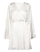 Malique Satin Dress Kort Kjole White Bubbleroom