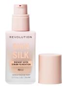 Revolution Makeup Skin Silk Serum Foundation F5 Foundation Sminke Revo...