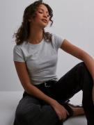 Nelly - T-Shirts - Light Grey Melange - keep it simple tee - Topper & ...
