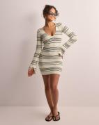 Nelly - Rutete/Stripete - Easy Long Sleeve Knit Dress