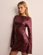 Nelly - Rød - Glitter Flare Sleeve Dress