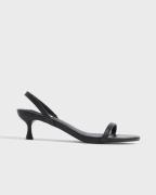 Nelly - Svart - Simplicity Strap Heel