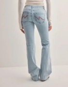 Nelly - Blå - Low Waist Perfect Bootcut Jeans
