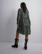 JDY - Blomstrete - Jdypiper L/S Aop Shirt Dress Wvn Di