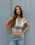 Nelly - Multi/Mønstrete - Asymmetric Shoulder Print Top