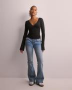 Nelly - Svart - Romance Wrap Top