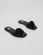 Nelly - Svart - Floral Crochet Sandal