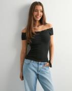 Nelly - Svart - Rib Lace Off Shoulder Top