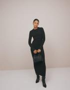Nelly - Svart - Everyday Midi Dress