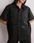 Woodbird - Svart - WBBeth Rib-Tech Cargo Shirts