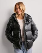Nelly - Svart - Everyday Shiny Puffer Jacket