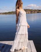 Nelly - Hvit - Embroidered Dream Dress