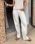 Nelly - Hvit - Low Waist Loose Jeans