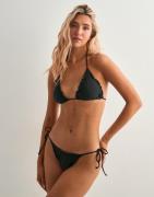 Nelly - Svart - Frill Bikini Triangle