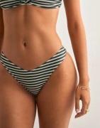 Nelly - Svart - Bouquet Bikini Panty