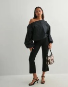 Nelly - Svart - Volume Blouse