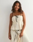 Neo Noir - Hvit - Emberly Crepe Top