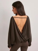 Nelly - Brun - Soft Drape Back Sweater