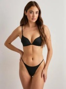 Nelly - Svart - Illusions Bikini Panty