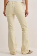 Nelly - Gul - Super Low Heart Pocket Bootcut Jeans