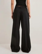 Nelly - Svart - Mid Waist Wide Suit Pants