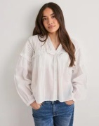 Only - Hvit - Onlriez L/S Open Neck Brod Top Wvn