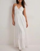 Nelly - Hvit - That Extra Dress