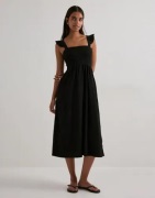 Pieces - Svart - Pcluna Smock Strap Dress Sa Bc