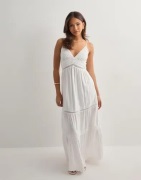 Nelly - Hvit - Maxi Lace Insert Dress