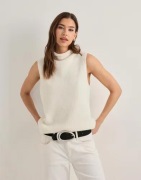 Neo Noir - Hvit - Odelia Knit Top